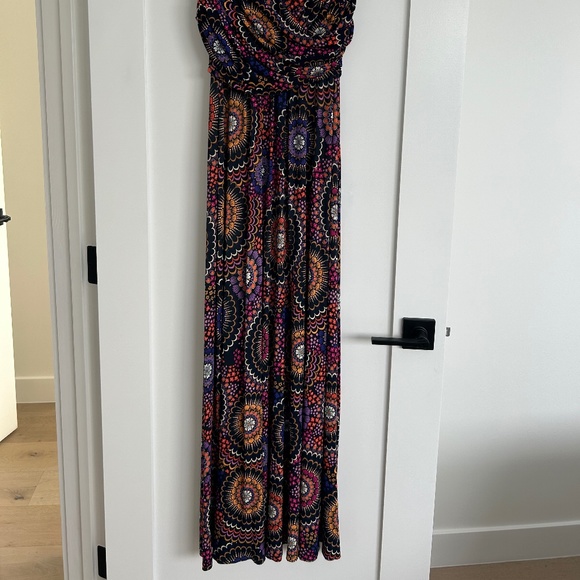 Maxi dress in multi color print - Picture 2 of 5